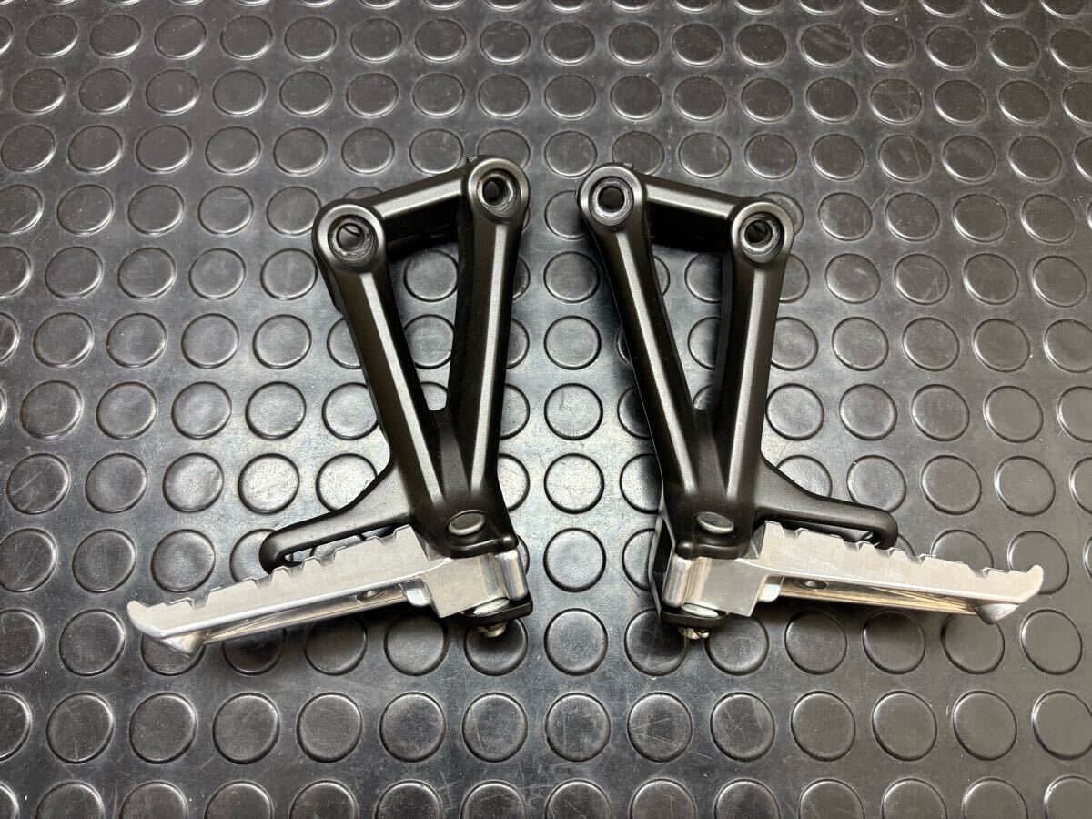 MT-10 YAMAHA 純正 タンデムステップ リアステップ 1RC4 / 1RC5 MT10 