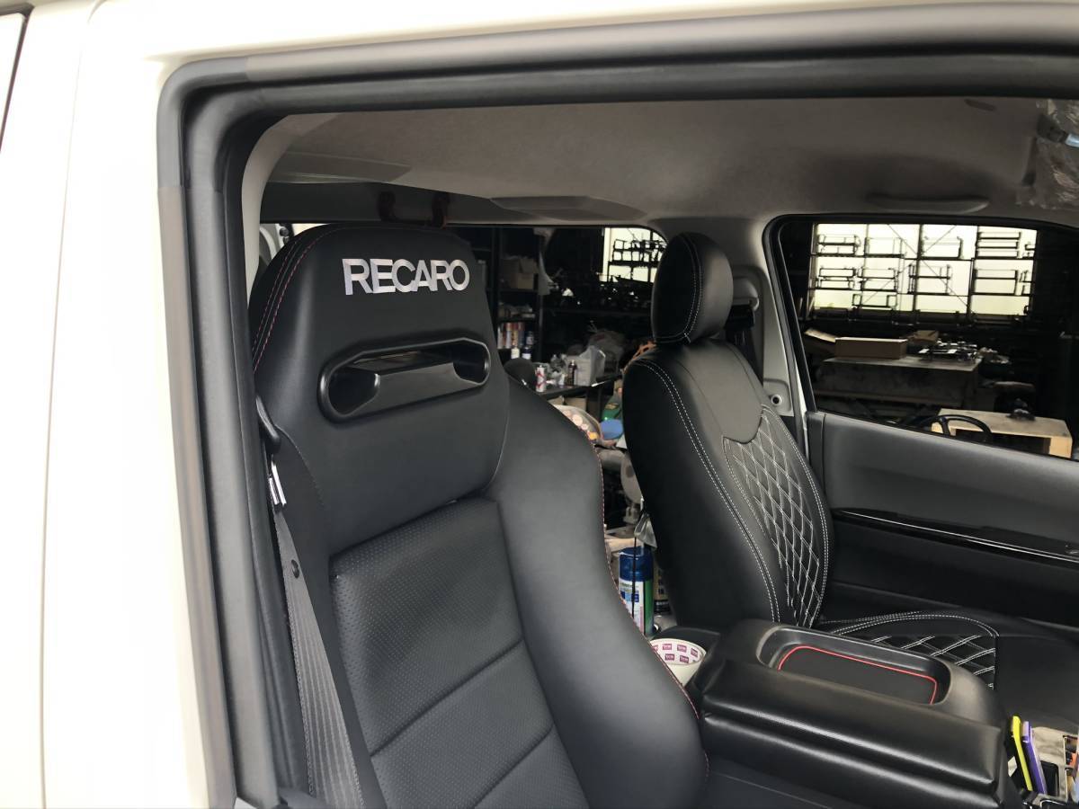 ハイエース　標準ボディ　1型から4型　200系　レカロ用超ローダウンシートレール　M6×6個穴仕様　運転席助手席セット注文専用