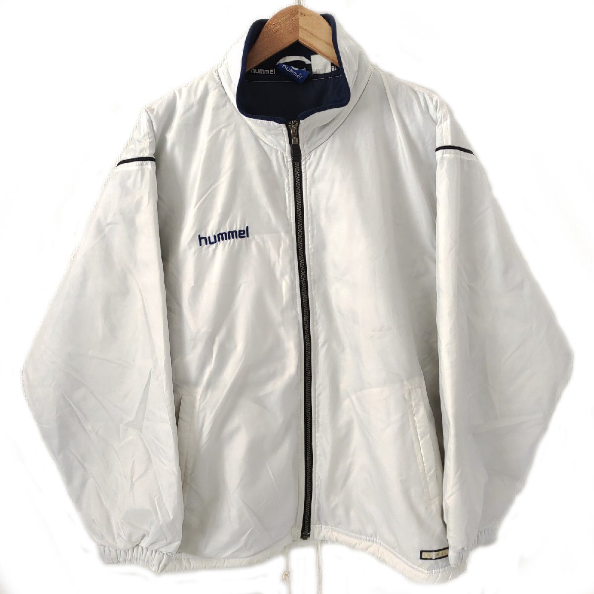 (^w^)b hummel ヒュンメル 長(zhǎng)袖 中綿 トラック ジャケット ジャンパー ブルゾン アウター 防風(fēng) 防寒著 運(yùn)動(dòng) スポーツ ゴルフ 白 M O13242DD