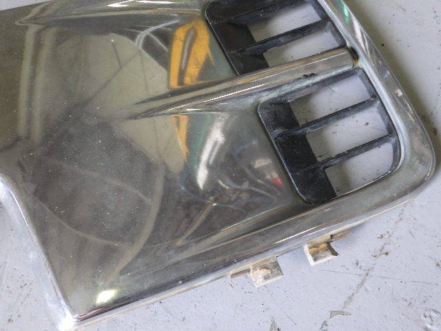9826-19-60-7 * Nissan UDto Lux Big Thumb металлизированный наружная деталь бампера правая сторона водительское сиденье сторона KC-CK551DHT