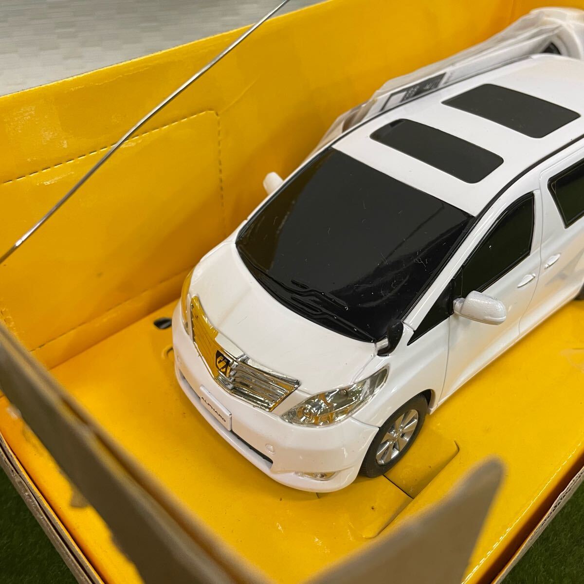 ★☆未使用保管品 RASTAR ラジコン R/C 1/27スケール TOYOTA Alphard/アルファード