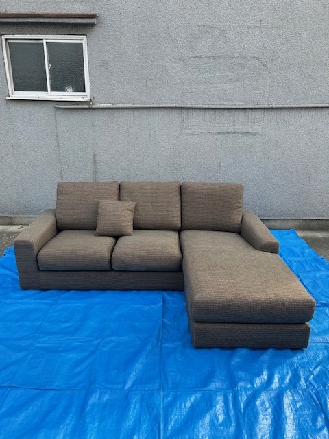 引取り限定でお愿い致します。総合評(píng)価20以下の方は絶対に入札をしないで下さい。カウチソファ L型 左右入替可能 幅約214cm 奧行き約155cm