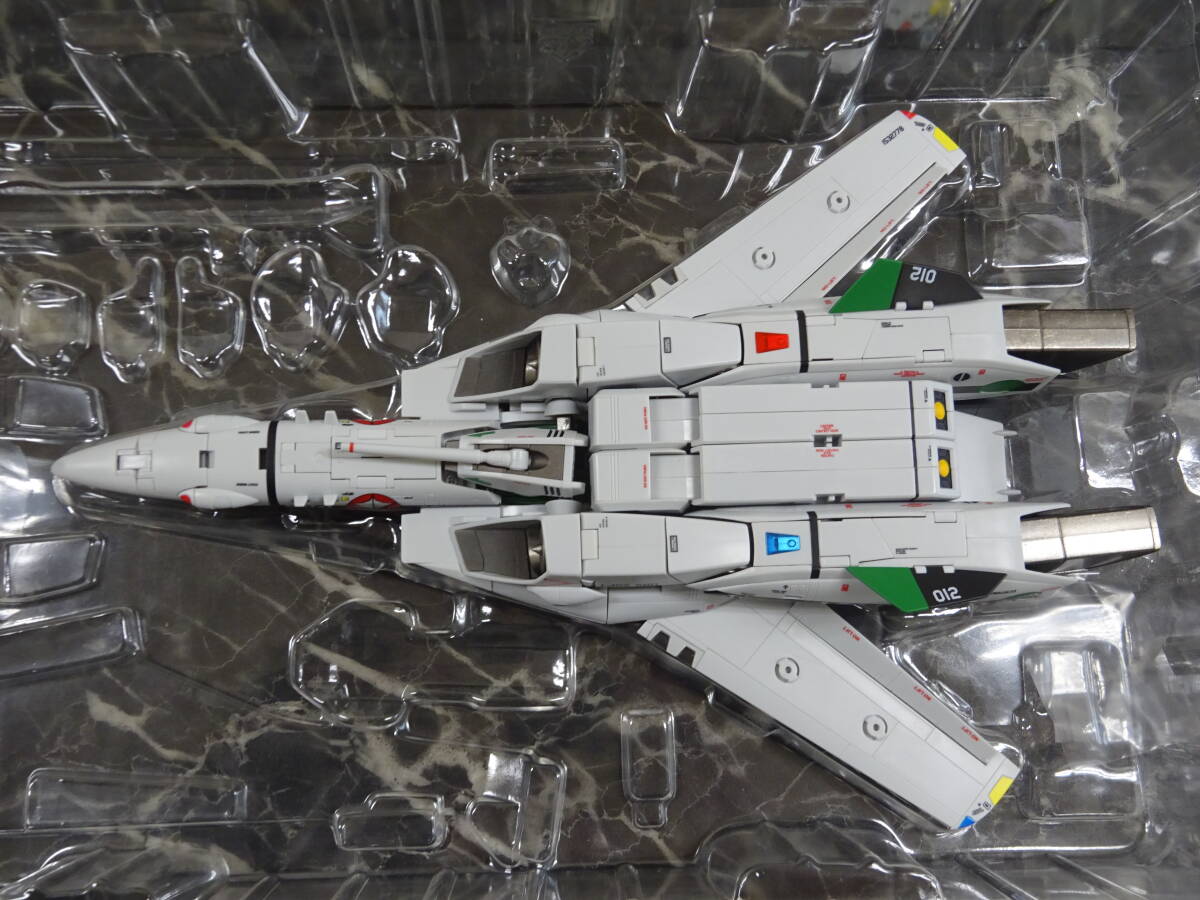 Amazon.co.jp: DX超合金 劇場版VF-1A バルキリー（柿崎速雄機