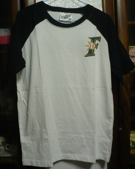 レア物?　北海道日本ハムファイターズ2000年代旧エンブレムプリント半袖Tシャツ　(大人)F(フリー)サイズ　白×黒　非売品　北海道新聞社_画像1