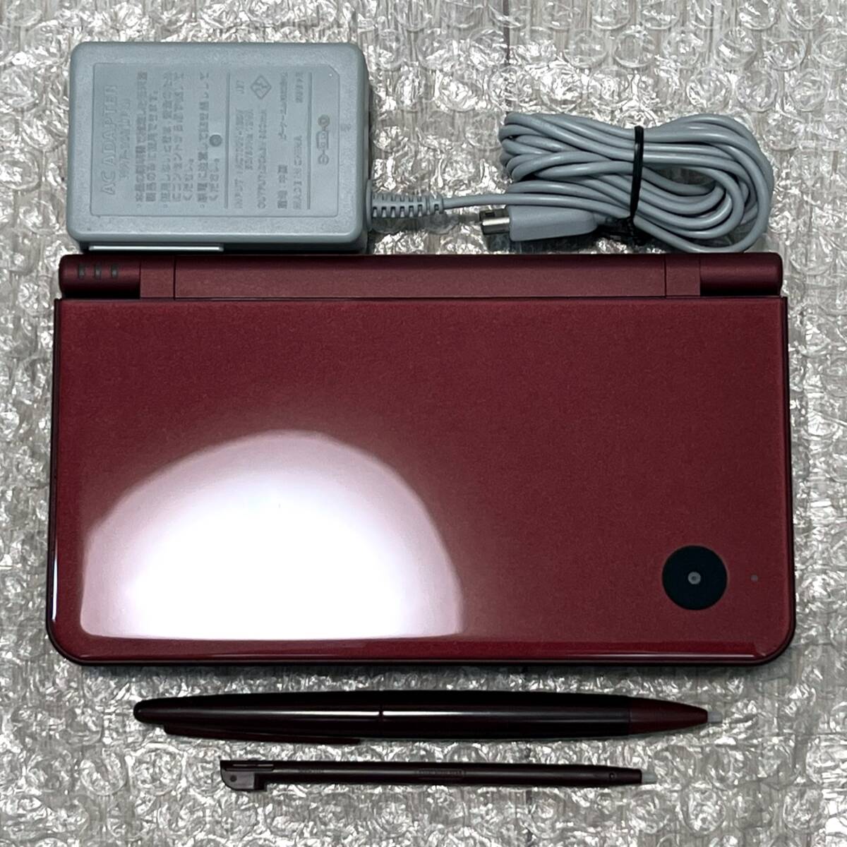 本体極美品・箱説付属・動作確認済み〉NDS ニンテンドーDSiLL