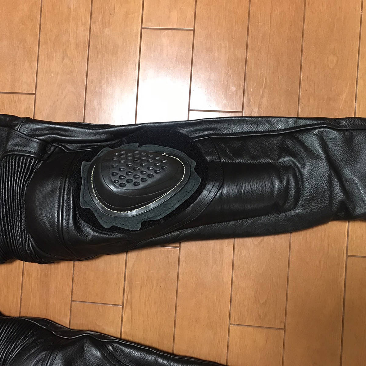 新品 膝カップ入り カウハイドレザーパンツ(牛革）P06 サイズ34 ブーツイン 【送料無(wú)料】【Clooney】 