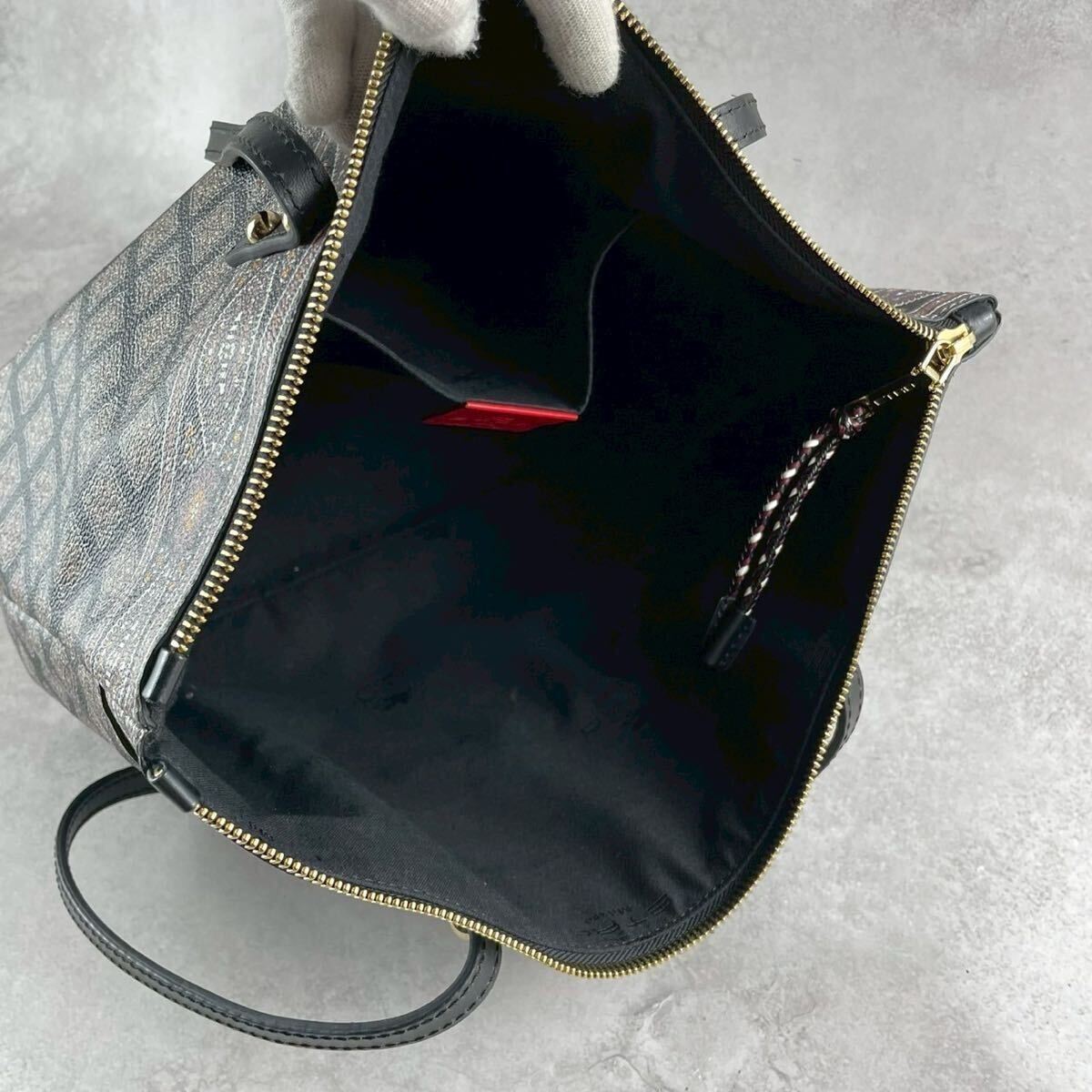 【未使用級(jí)】エトロ ETRO トートバッグ メンズ ビジネス ペイズリー 総柄 レザー PVC 本革 ロゴ ブラック 肩掛け◎ A4◎ PC◎ 大容量