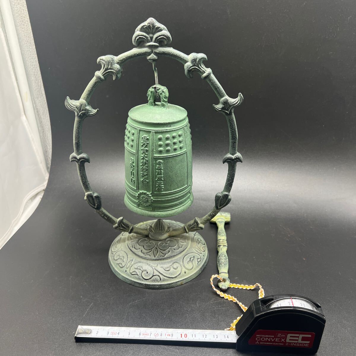 2024人気の 未使用】梵鐘 蓮華院誕生寺 高さ約27.5cm 小鐘 半鐘 釣鐘 銅製 工芸品
