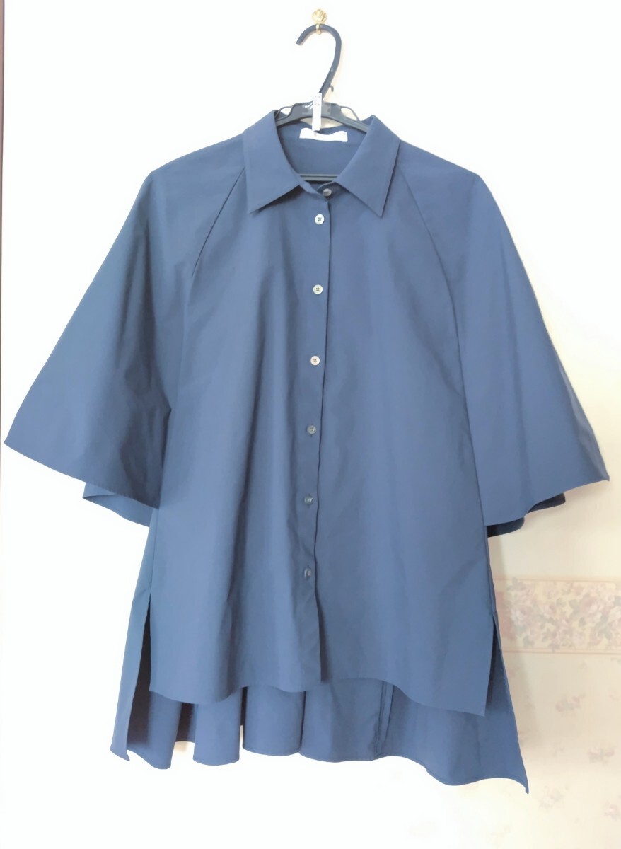 美品☆アドーアADORE シャツ　ブラウス　 トップス　38サイズ　ネイビー　