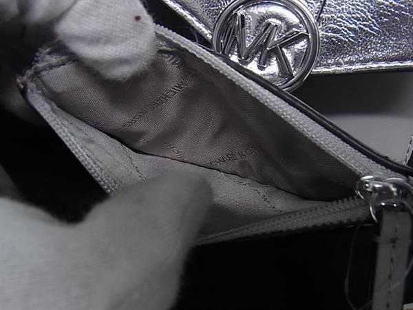 ■新品同様■ MICHAEL KORS マイケルコース パテントレザー クロコダイル型押し 三つ折り 財布 ウォレット シルバー系 BP1162_画像6