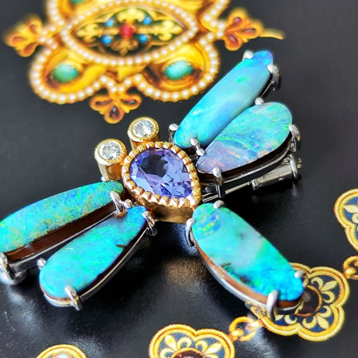 K18WG 天然タンザナイト 0.70ct ネックレス（天然ボルダー