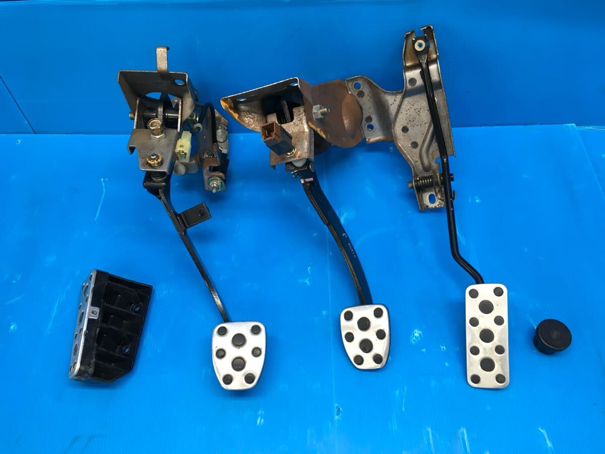 GF8 インプレッサ ワゴン WRX STi ver.6 后期 純正 アクセル ブレーキ クラッチ ペダル セット フットレスト付き GC8 EJ20 JDM SUBARU