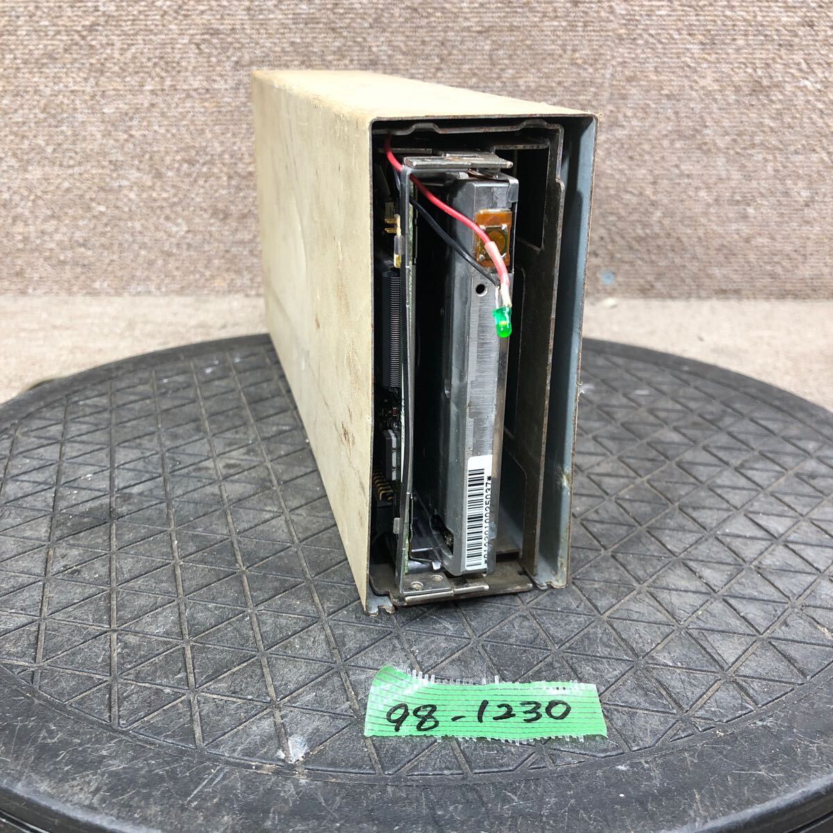 98-1230 激安 レトロPC パーツ 外付け MOドライブ 640MB Logitec ロジテック LMO-640F SCSI 通電.電源オン.オフok ジャンク