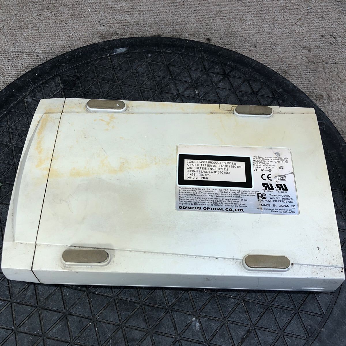 98-1283 激安 レトロPC パーツ 外付け MOドライブ 640MB OLYMPUS オリンパス 640MO TURBO PLATINUM MOS350S SCSI 動作未確認(rèn) ジャンク