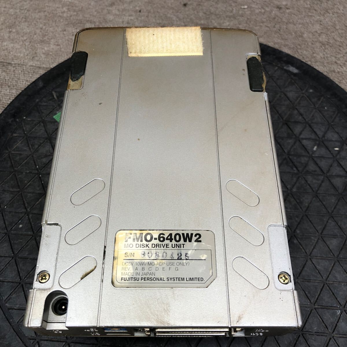 98-1299 激安 レトロPC パーツ 外付け MOドライブ 640MB FUJITSU FMO-640W2 SCSI 動(dòng)作未確認(rèn) ジャンク