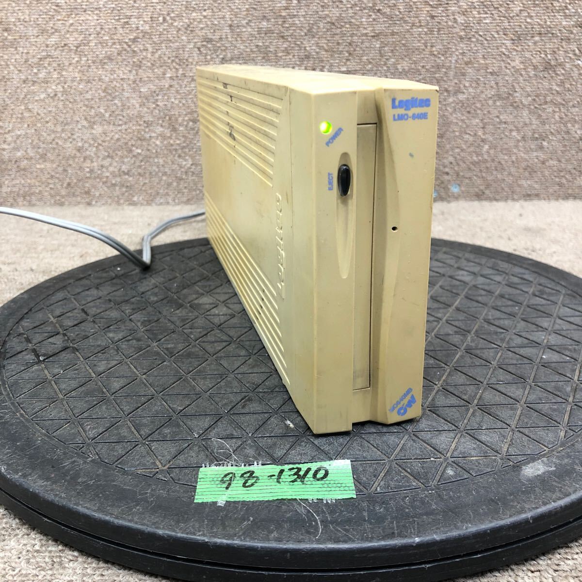 98-1310 激安 レトロPC パーツ 外付け MOドライブ 640MB Logitec ロジテック LMO-640E SCSI 通電.電源オン.オフok ジャンク