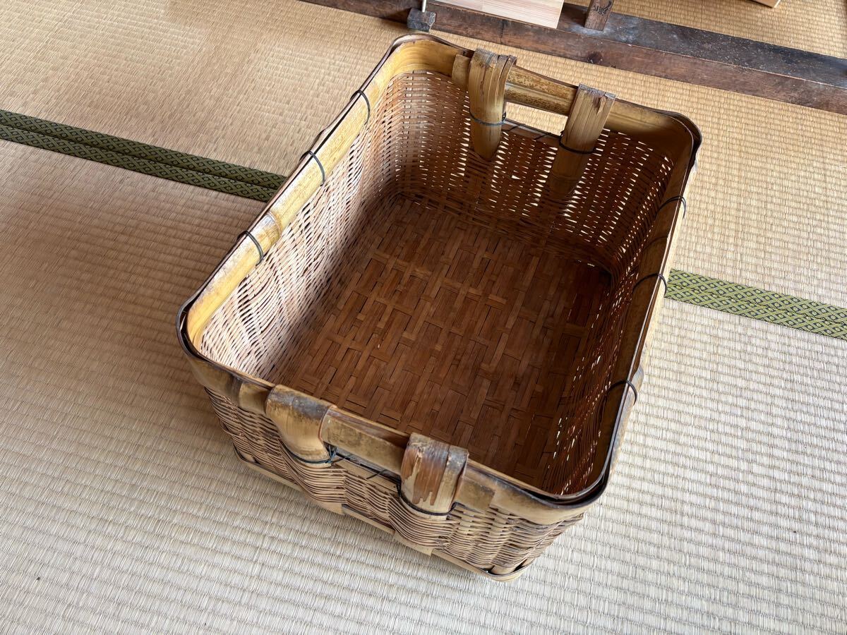 【兎】シッカリした四角い竹籠　★送料お安いです★竹細(xì)工　(農(nóng)具　農(nóng)家　山師　竹籠　ボテ箱　昭和レトロ)