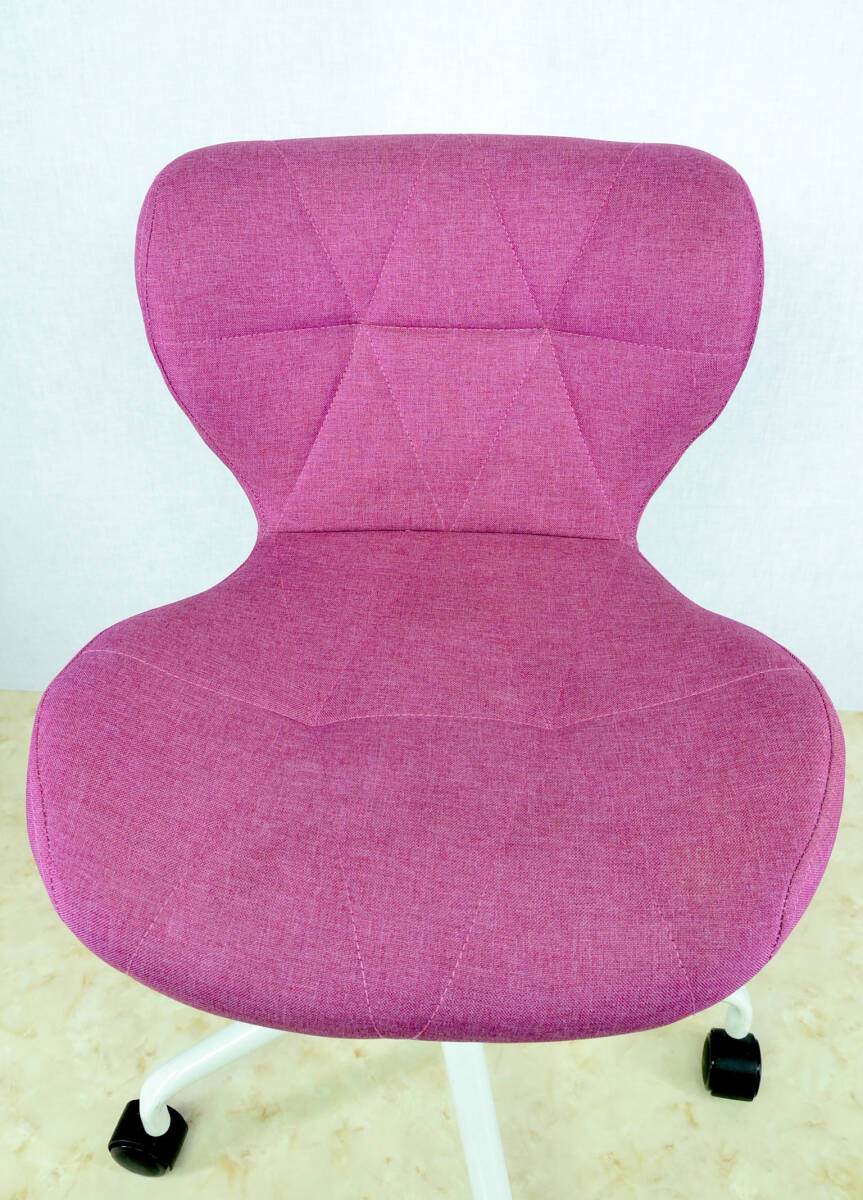 ピンクのチェア カジュアルオフィスチェア PANNA アラモード 中古品手渡し歓迎_画像4