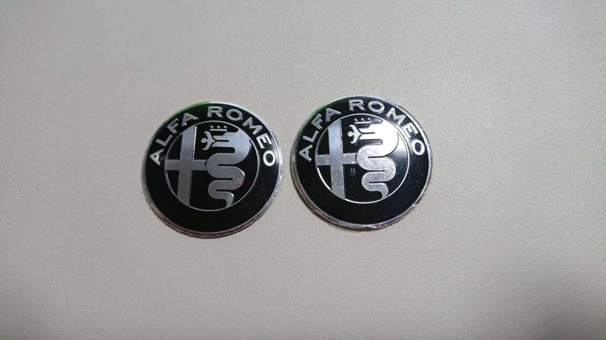 アルファロメオ ステアリング向け 40mm モノトーンタイプ アルミ エンブレム バッジ ステッカー 2枚セット_画像1