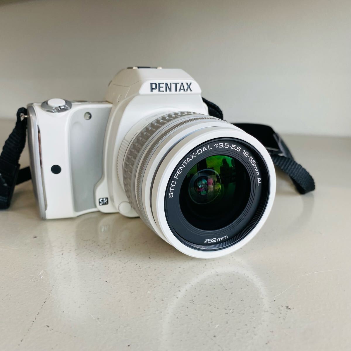 【1円】〈説明書?バッテリーチャージャー付き?電源つきます〉PENTAX K-S1 RICOH 44A13 DAL 1:3.5-5.6 18-55mm AL 白 ホワイト 