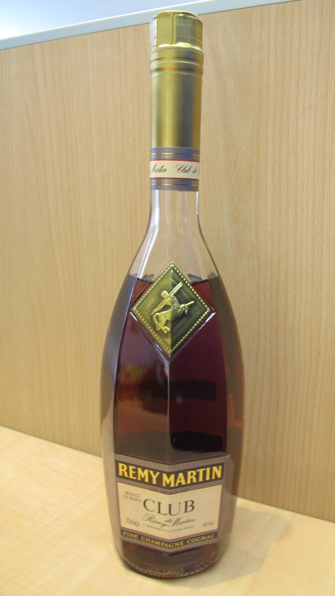 レミーマルタンクラブ　デ　レミークリア　700ml 40%