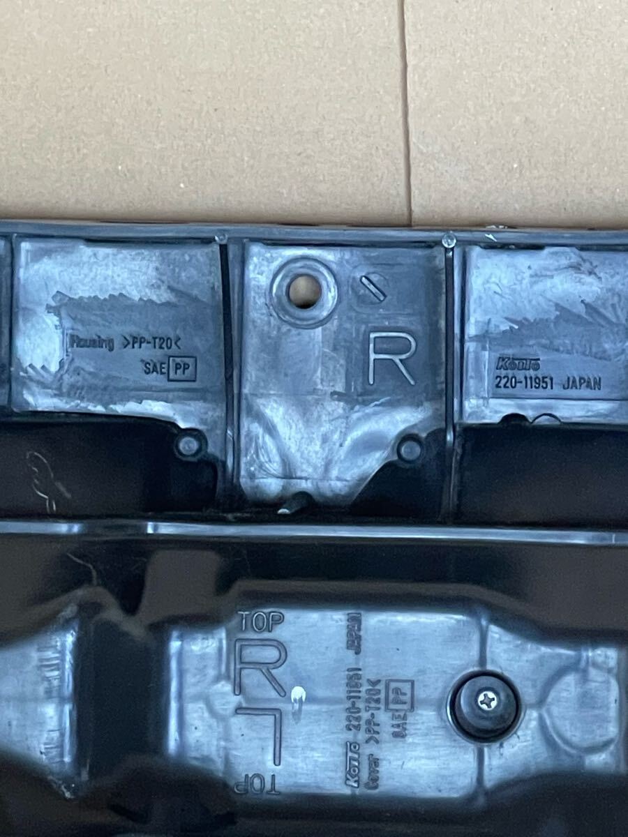 143 большой * средний для грузовика задний фонарь задний фонарь левый и правый в комплекте Koito 220-11951 24V 24F Triple задние фонари 