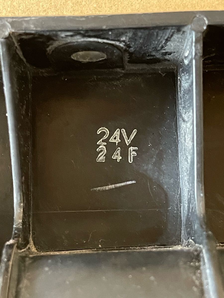 143 большой * средний для грузовика задний фонарь задний фонарь левый и правый в комплекте Koito 220-11951 24V 24F Triple задние фонари 