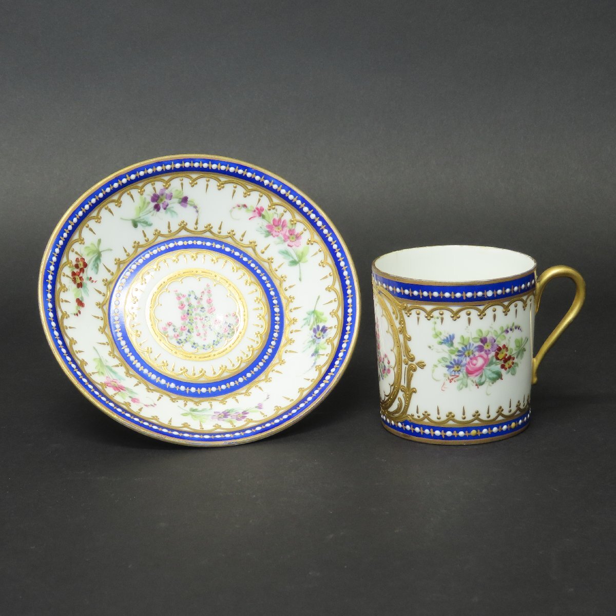 【洋食器026】セーヴル?セーブル Sevres カップ&ソーサー Cup Saucer フラワー 花束 金彩/フランス陶磁器 マイセン