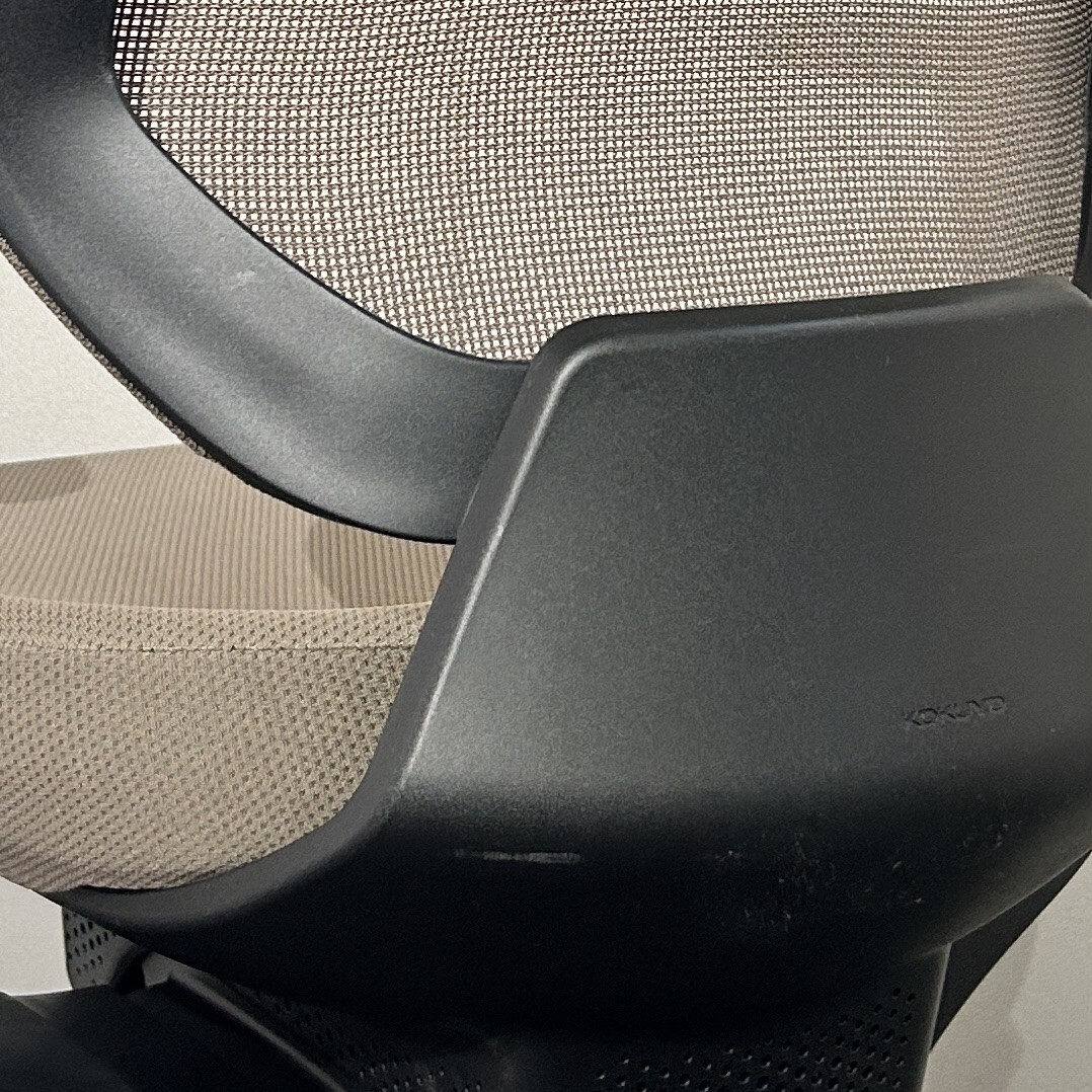 【中古?2020年制】コクヨ　ing　オフィスチェア ハイバック 可動肘 ダークグレージュ ブラック CRS-G3402E6