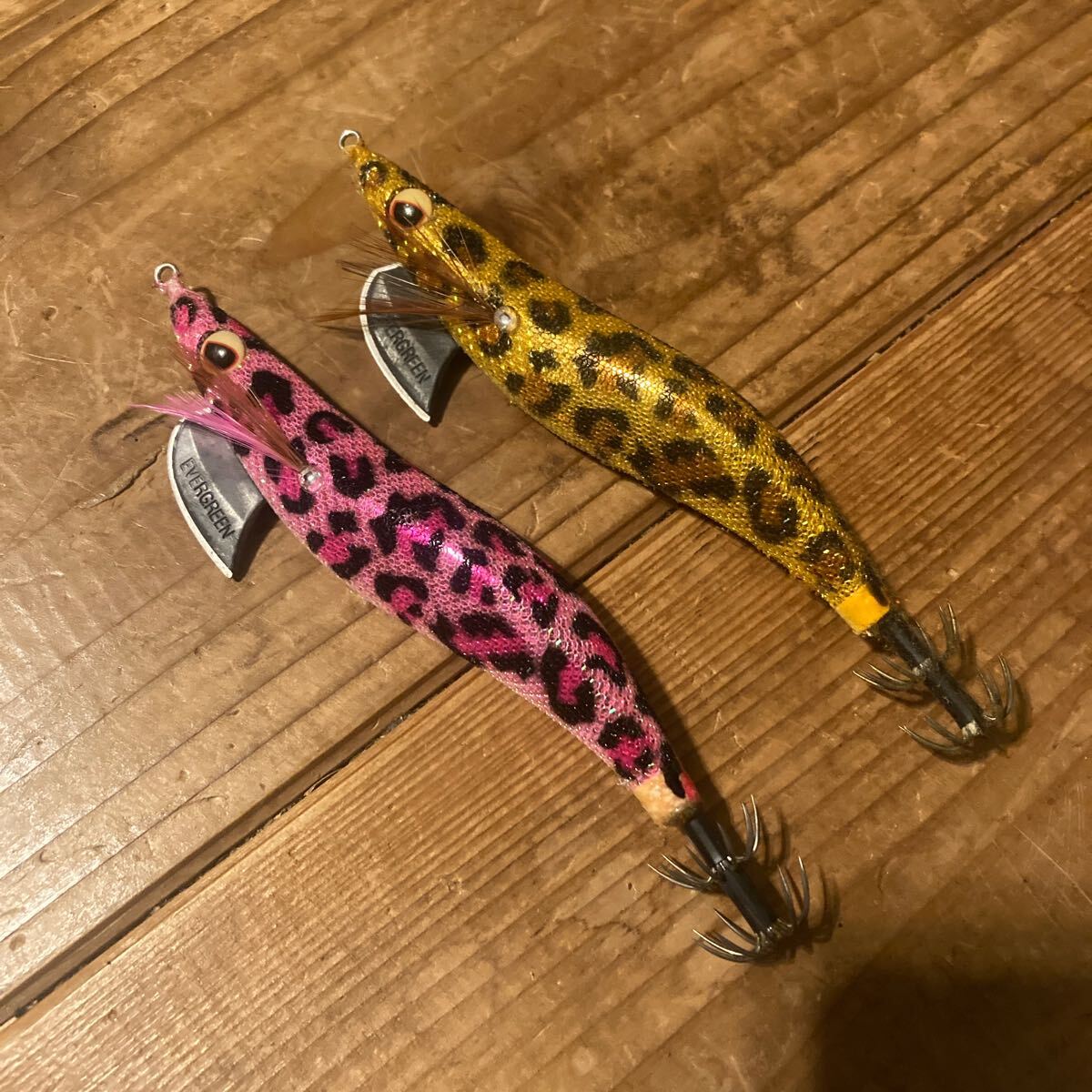 エバーグリーン　エギ番長(zhǎng)　3.5 號(hào)　19g ヒョウ　ピンクヒョウ柄　　エギ　アオリイカ　春イカ　春アオリ