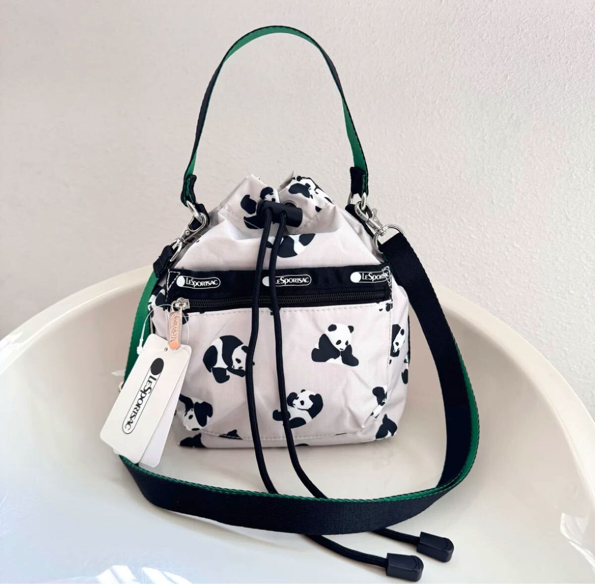 ■LeSportsac■レスポートサック 巾着型ショルダー レスポートサック 巾着 パンダ ショルダーバッグ|Yahoo!フリマ