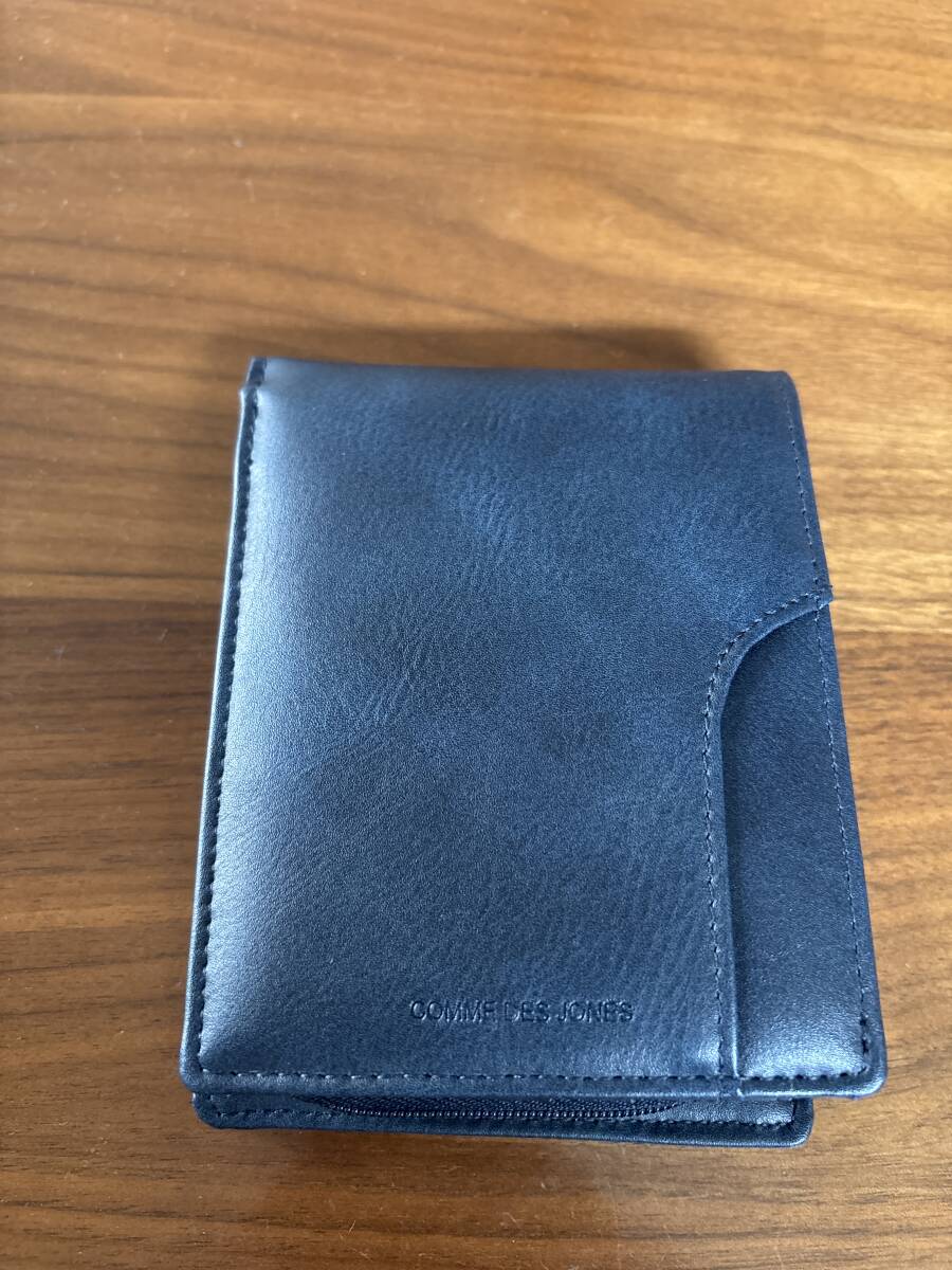 COMME DES JONES 紳士 メンズ 二つ折り 財布 ネイビー マット 合成皮革 レザー お札仕切有り 小銭入れ有り_画像1