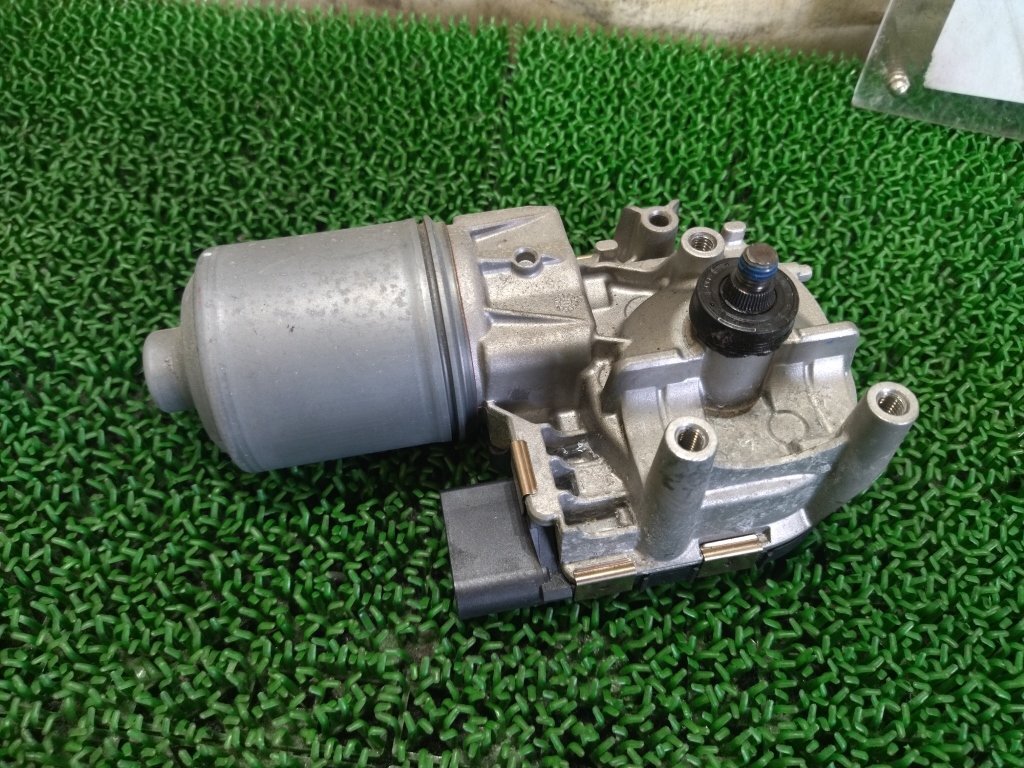 ボルボ フロントワイパーモーター V60 DBA-FB4164T, 2013 #hyj NSP170565
