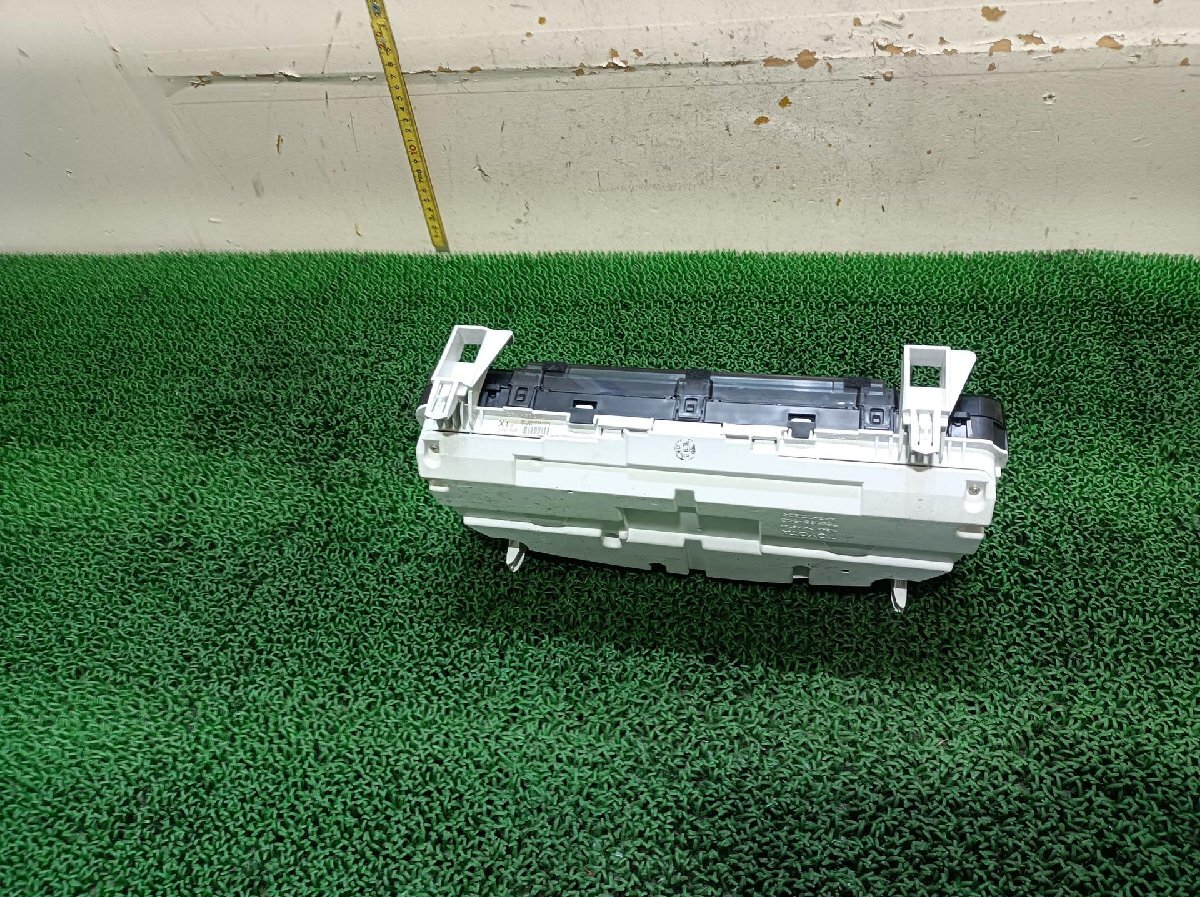 トヨタ　スピードメーター　アルファード（ヴェルファイア）　DBA-ANH20W　ANH20W　ANH20, ANH20W, ANH25　2010　＃hyj　NSP263706