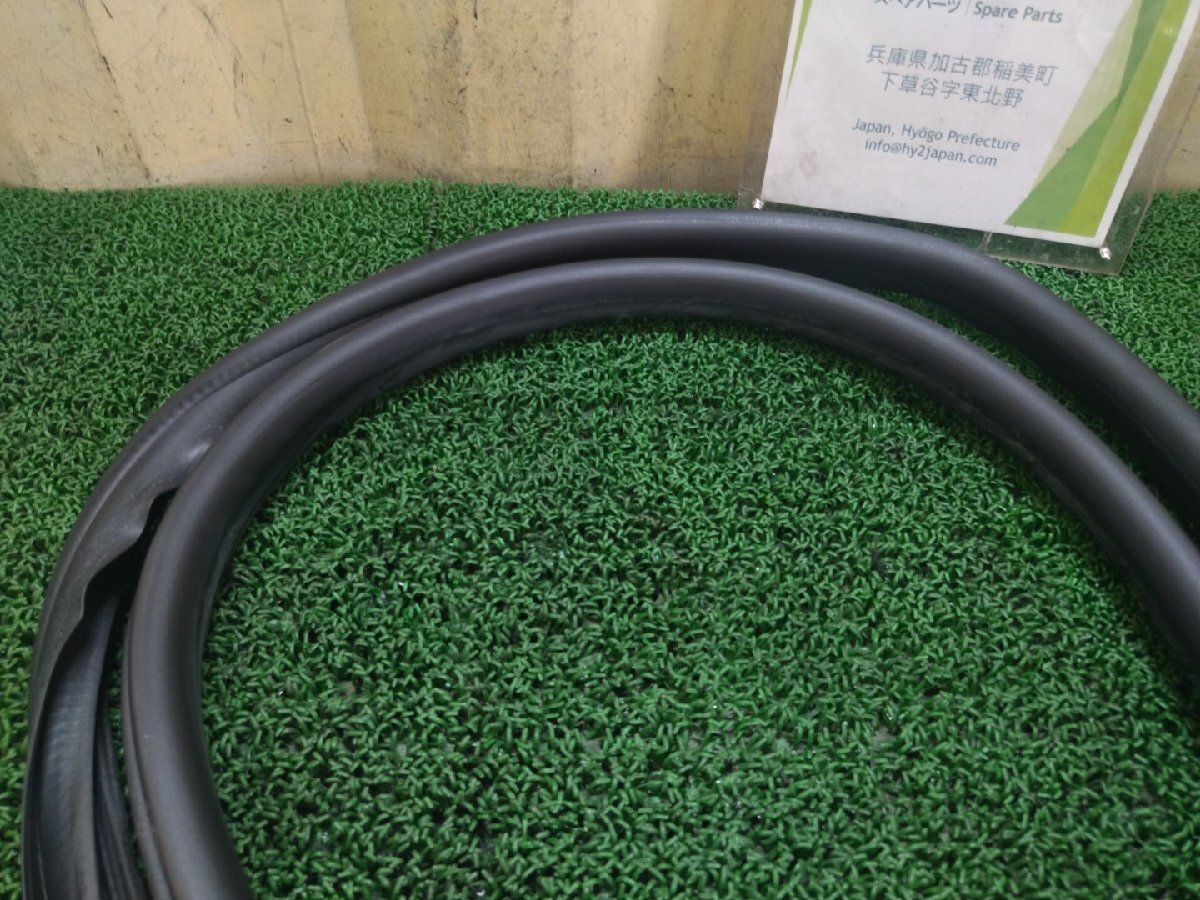 ボルボ フロントドアウェザーストリップ 左 V60 DBA-FB4164T FB4164T 2013 ＃hyj NSP132319