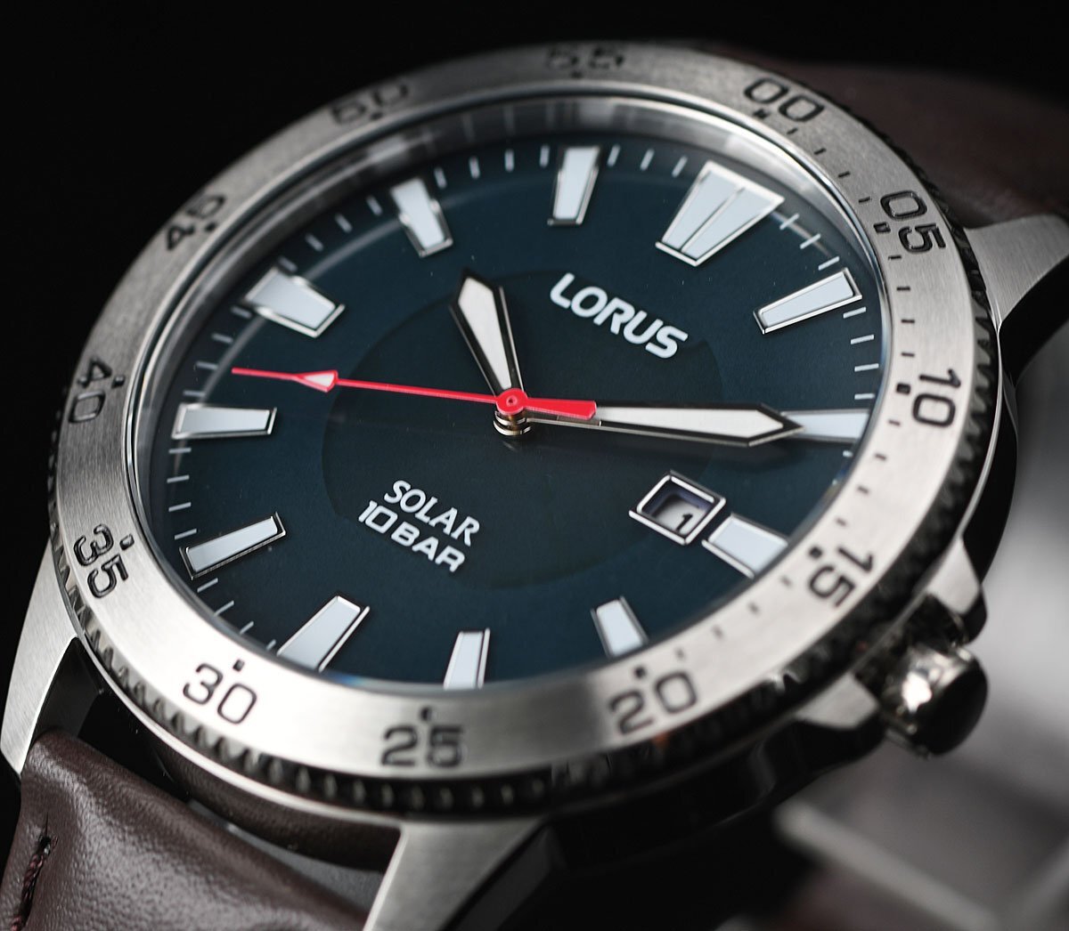 激安通販新作 セイコーLORUS 100m 電池交換不要ソーラーパワー 新品1円 逆輸入 海外モデル