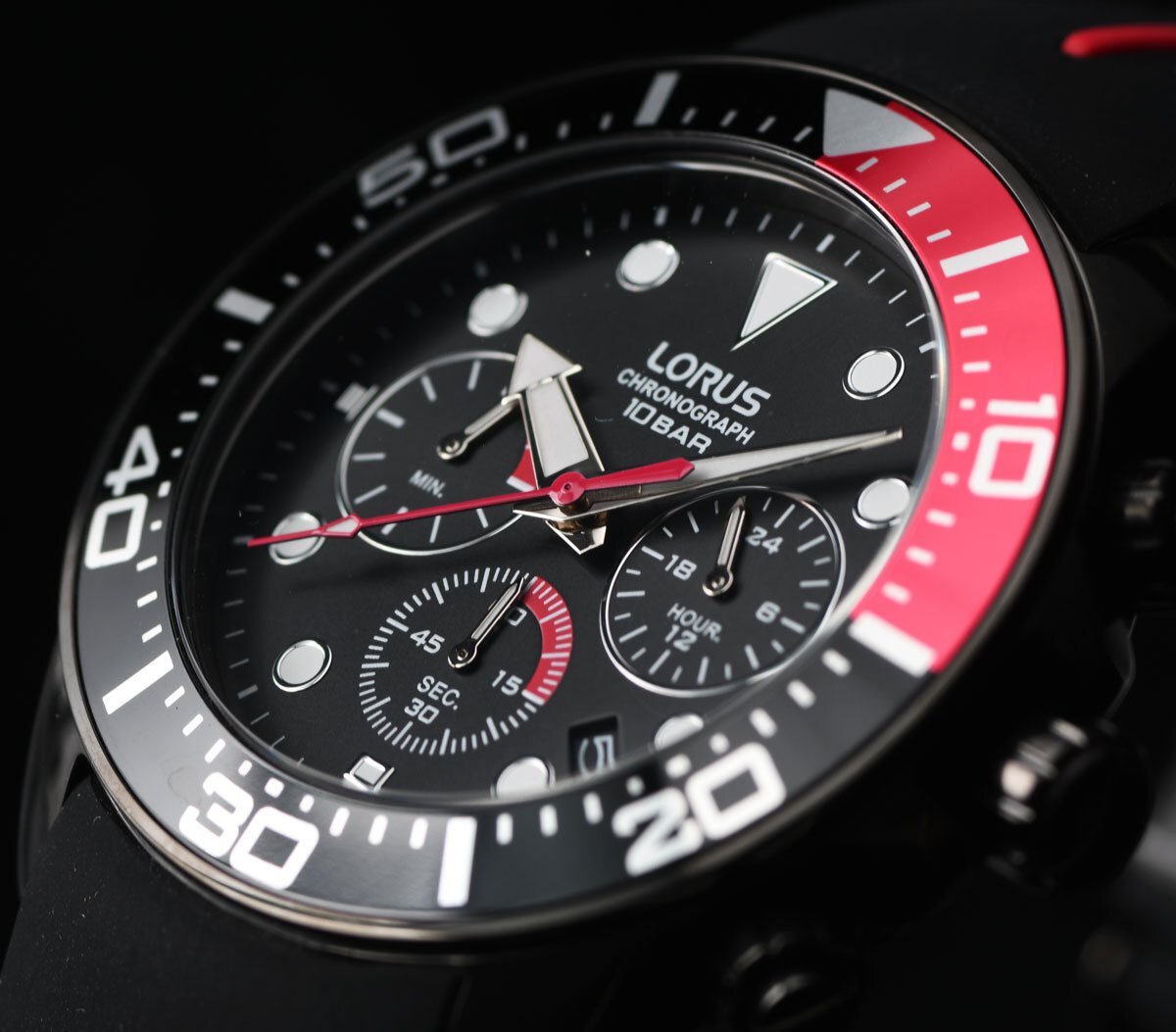 セイコーLORUS 新品1円 100m防水クロノグラフ 精悍ブラック＆レッド 逆輸入 ヨーロッパ 新品メンズ 箱無し 激レア日本未発売 ローラス