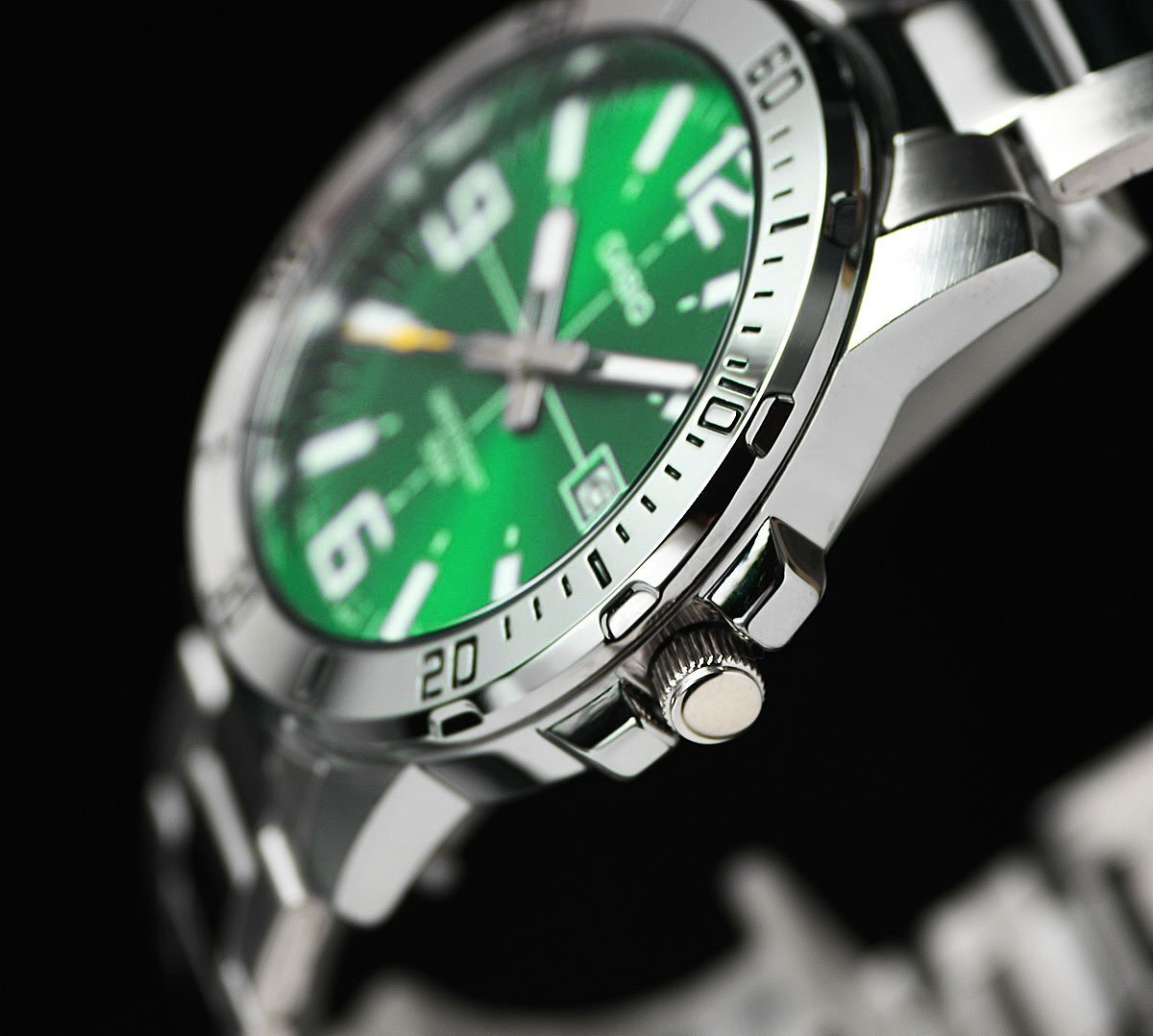 逆輸入カシオ 新品1円 シンプルで視認(rèn)性高く飽きない 鮮烈エメラルドグリーンメタリック 50m防水 腕時(shí)計(jì) CASIO 激レア日本未発売