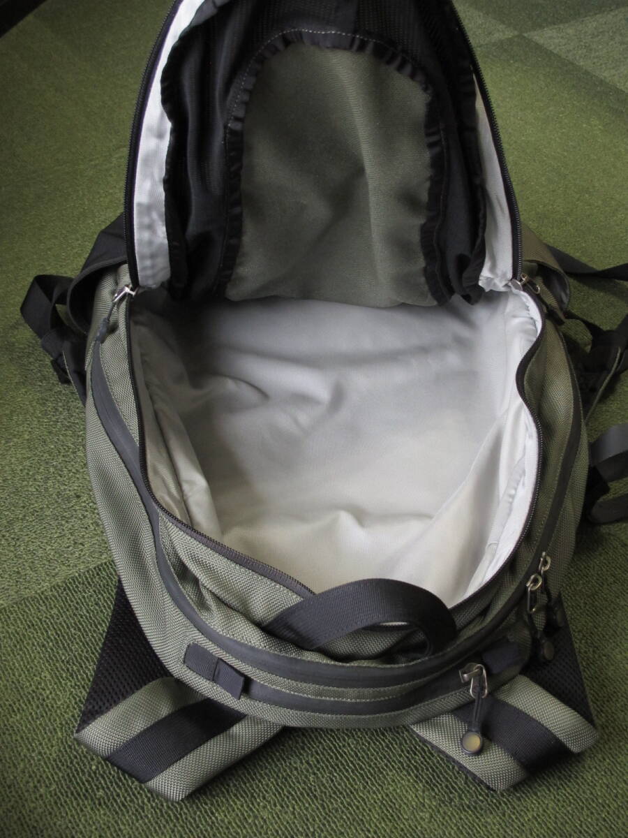 patagonia★パタゴニア パック ベスト リュック カーキ グリーン カラー ルアー フライ フィッシング★生産終了品 希少 廃盤 絶版 入手困難