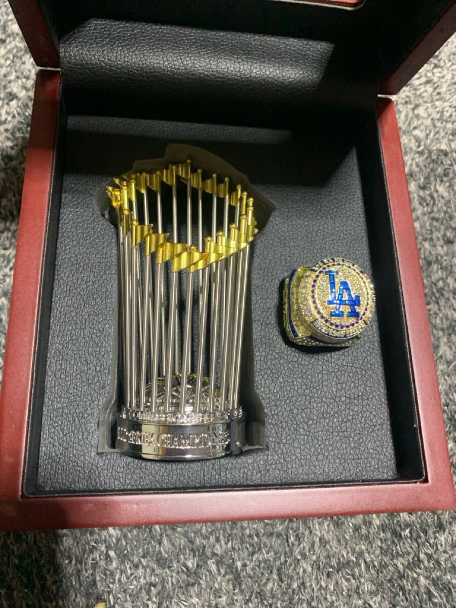 ドジャース #17 大谷翔平 チャンピオンリング トロフィーセット レプリカ 2024 ドジャース #17 大谷翔平 チャンピオンリング トロフィー