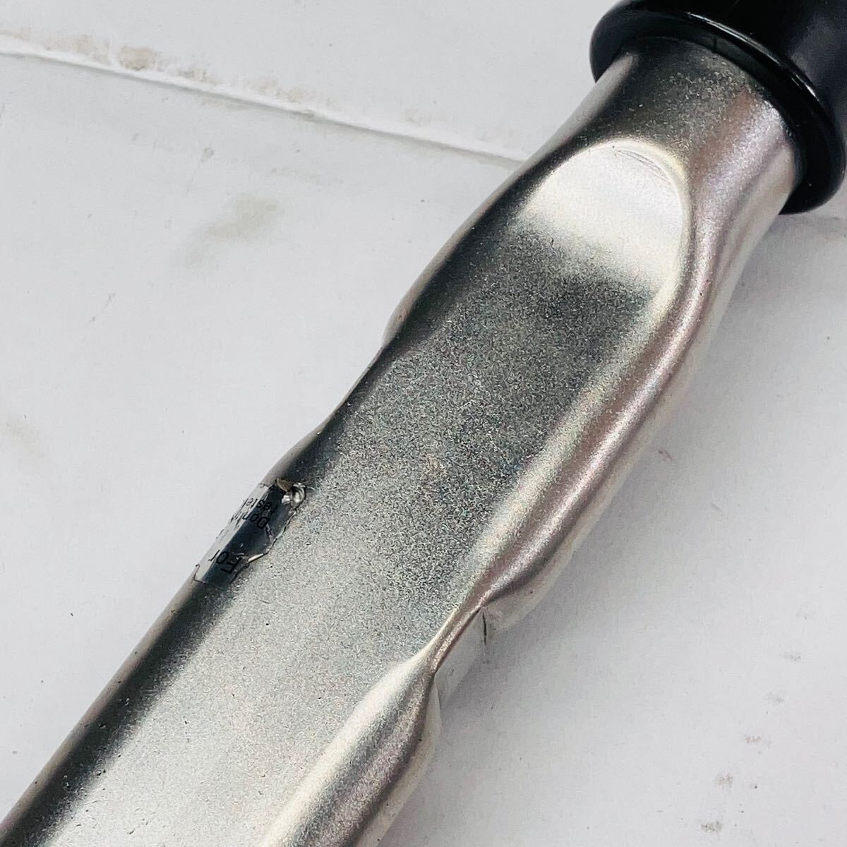 中古品 送料無料 東日 TOHNICHI 1/2sq(12.7mm) トルクレンチ QL200N4 トルク調整范囲40～200N?m 樹脂ハンドル(黒)つき 最小目盛2N?m 