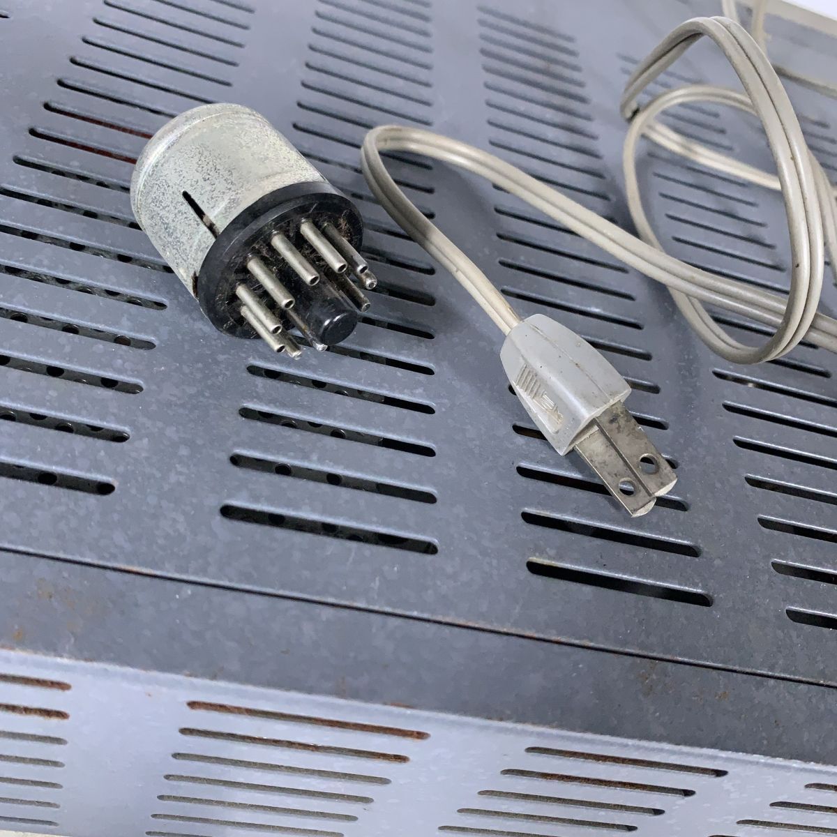 ＴＲＩＯ トランシーバー TRIO ft40F SSBトランシーバー 無線機 / トリオ アマチュア無線