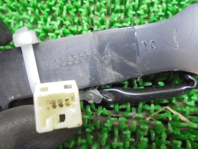 9ER2150IC橫4 ) 日産 セレナ ハイウェイスター CC25/CNC25 后期型 純正フロントシートベルトバックル左右セット