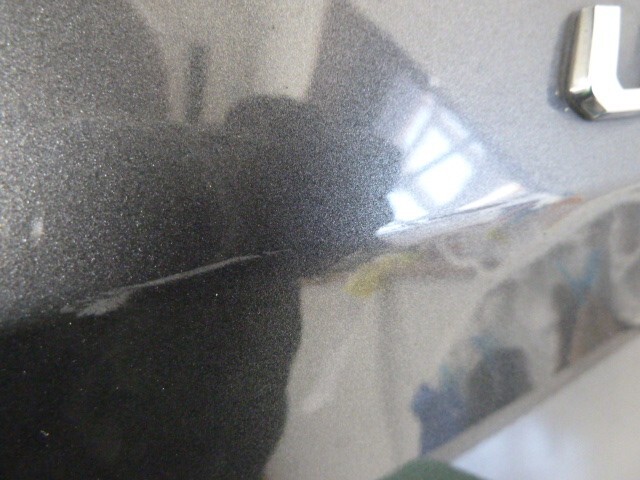 デリカＤ5 3DA-CV1W Rフィニッシャーパネル 後期 バックドアロアガーニッシュ U28 370989