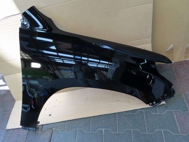 ランドクルーザー CBA-UZJ200W 右Fフェンダー 53801-60B80 前期 ターンランプ穴有 202 370993