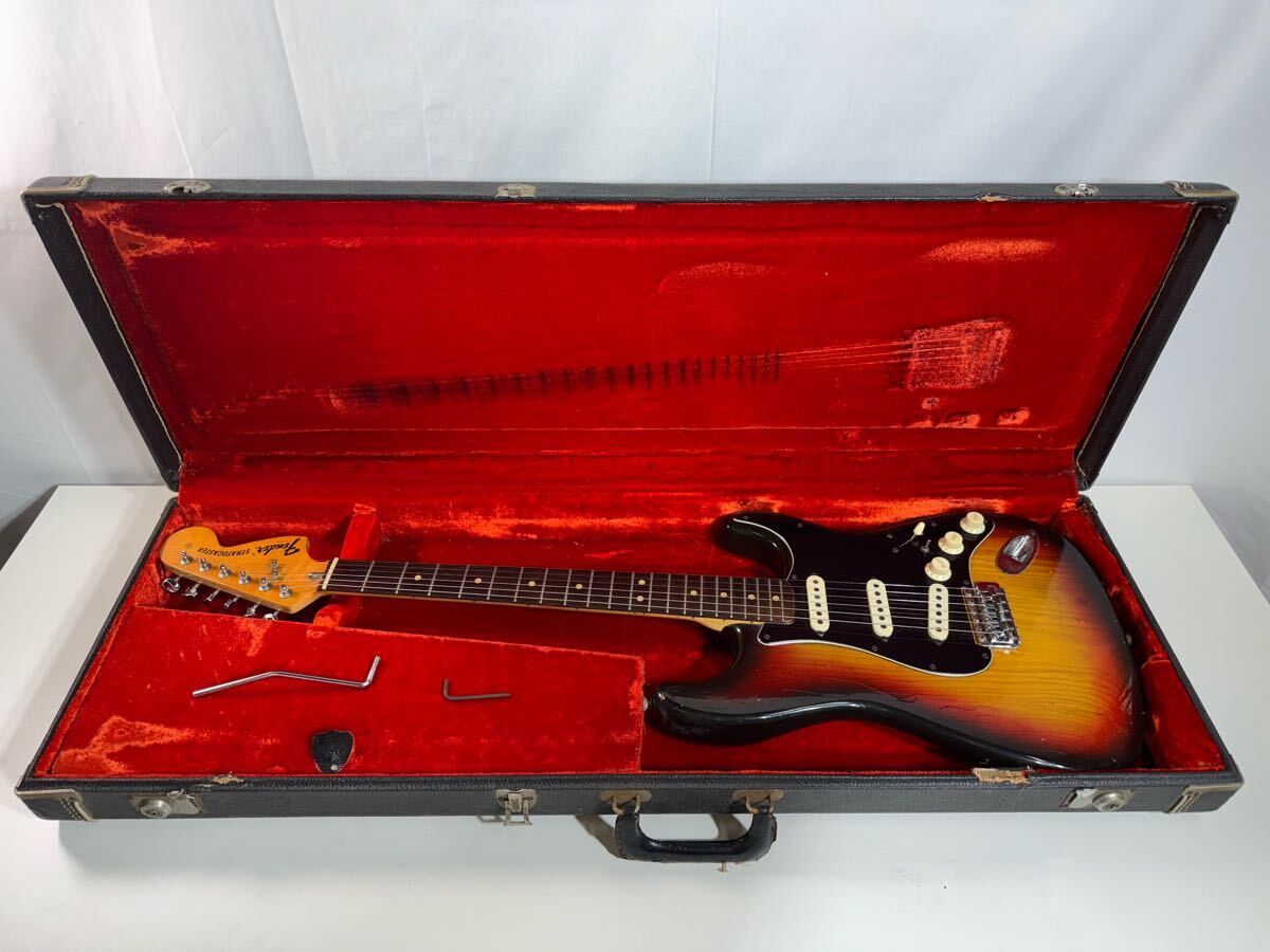 Fender Stratocaster エレキギター ハードケース付 ケース鍵部分