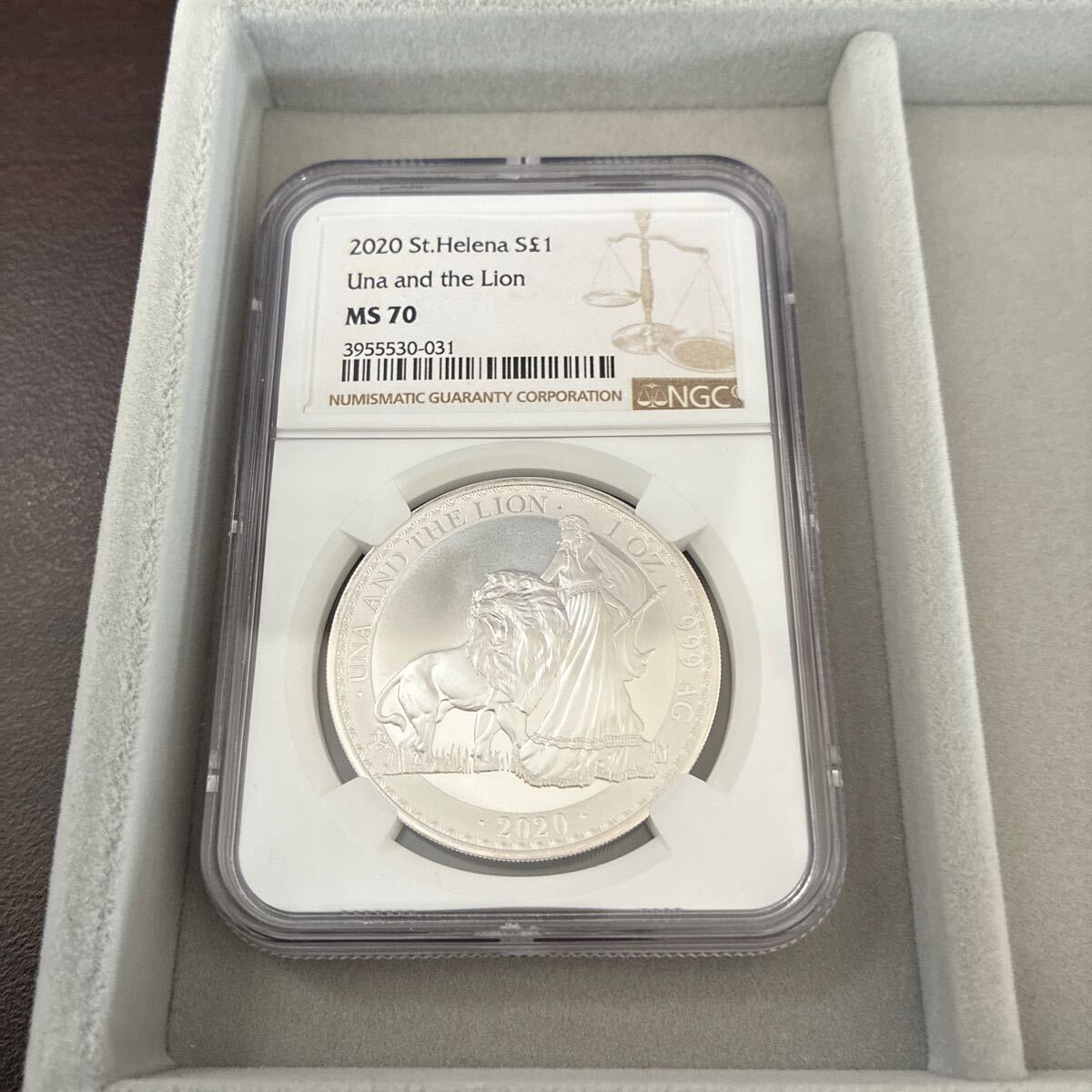 2020 セントヘレナ ウナライオン 1oz £1 銀貨 NGC MS70 ② ウナとライオン セントへレナ島 2020 エリザベス2世 1オンス