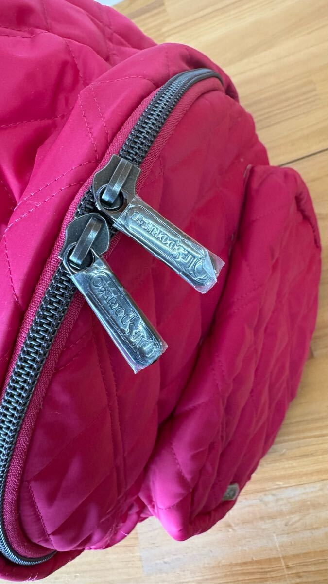  с биркой LeSportsac Le Sportsac стеганое полотно Zip рюкзак Day Pack меньше рюкзак легкий карман есть сумка розовый цвет серия q