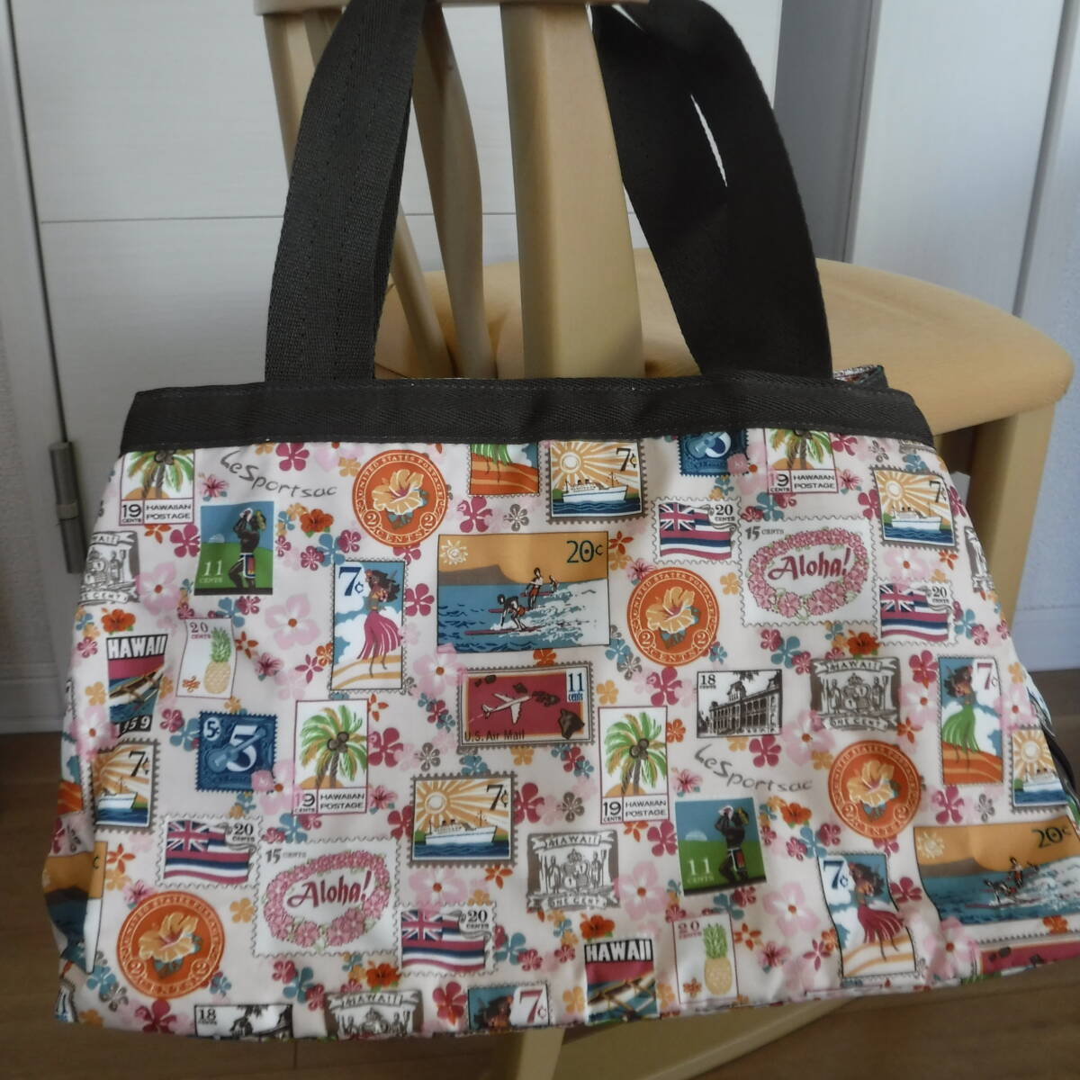 稅不要特価 新品!LESPORTSAC レスポートサック ハワイ限定 レイアロハ ポケットたくさん トートバッグ?モリー