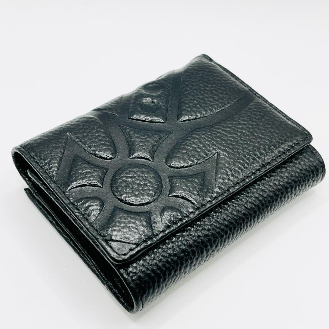 新品 Vivienne Westwood 折財布 型押 高級 ブラック 人気 黒 新品Vivienne Westwood 折財布 人気 ブラック 黒 型押 高級